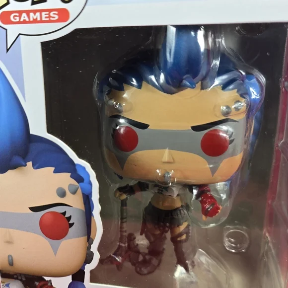 Funko Pop! Overwatch 2 - Junker Queen #934 (Nib) With Pop Protector - Picture 3 of 7